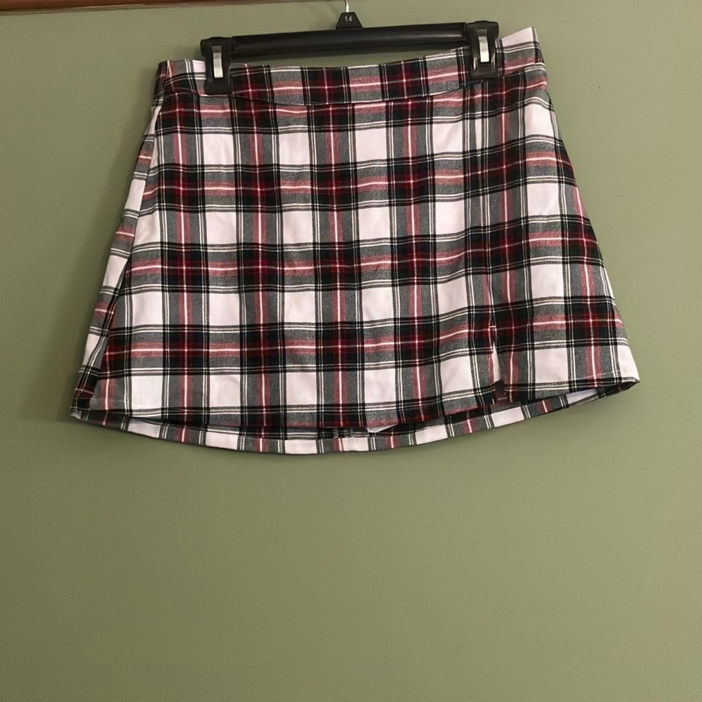 Hollister Ultra High Rise Mini Skort size L